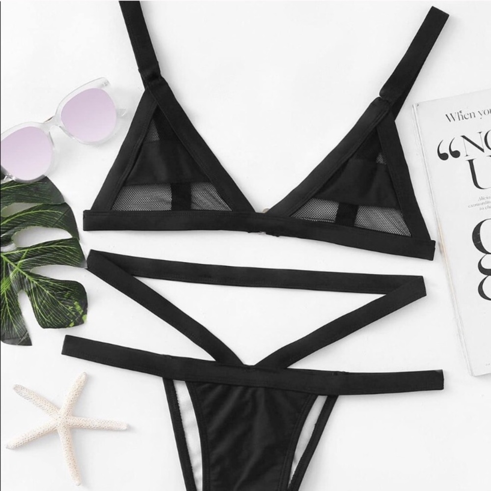 Black bikini top NWT